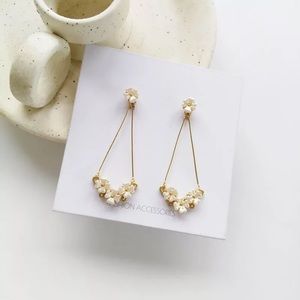 Flower dangle earrings for women